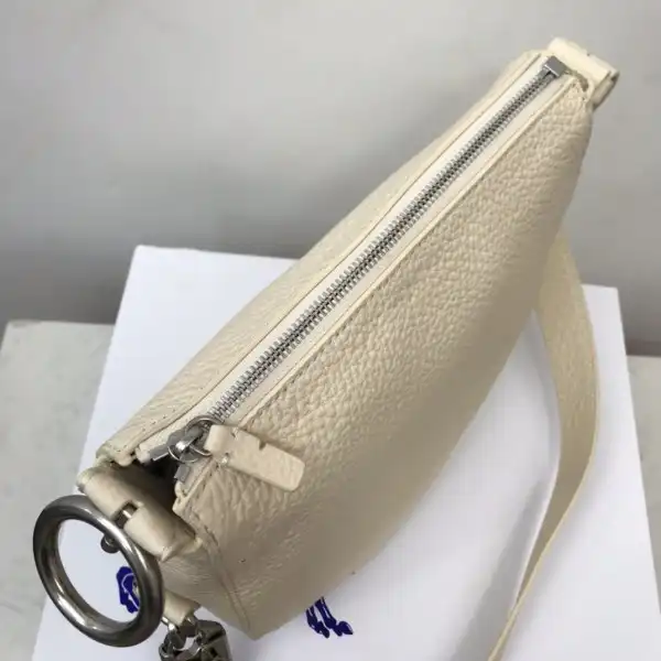 OldCobbler Bags BURBERRY Small Knight Bag-24*8*23cm 0130