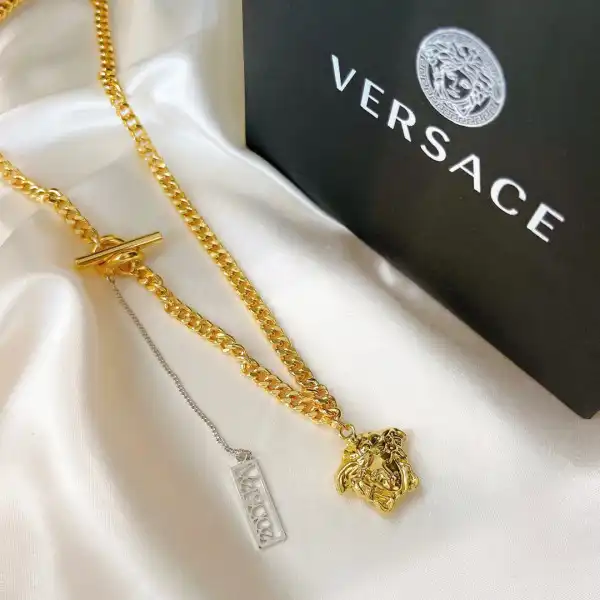 OldCobbler Bags VERSACE NECKLACE 0124