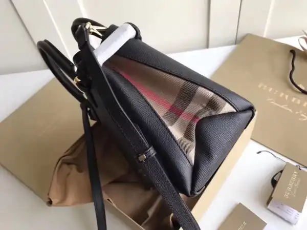 OldCobbler Bags Burberry The Small Banner in Leather and House Check 0130