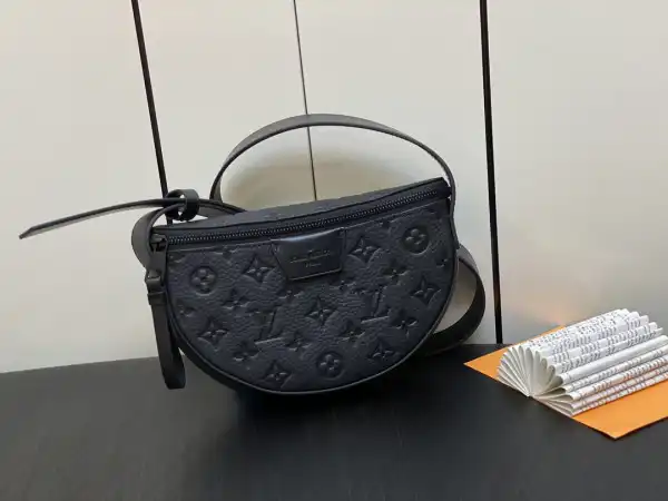 OldCobbler Bags LOUIS VUITTON Moon Crossbody 0205