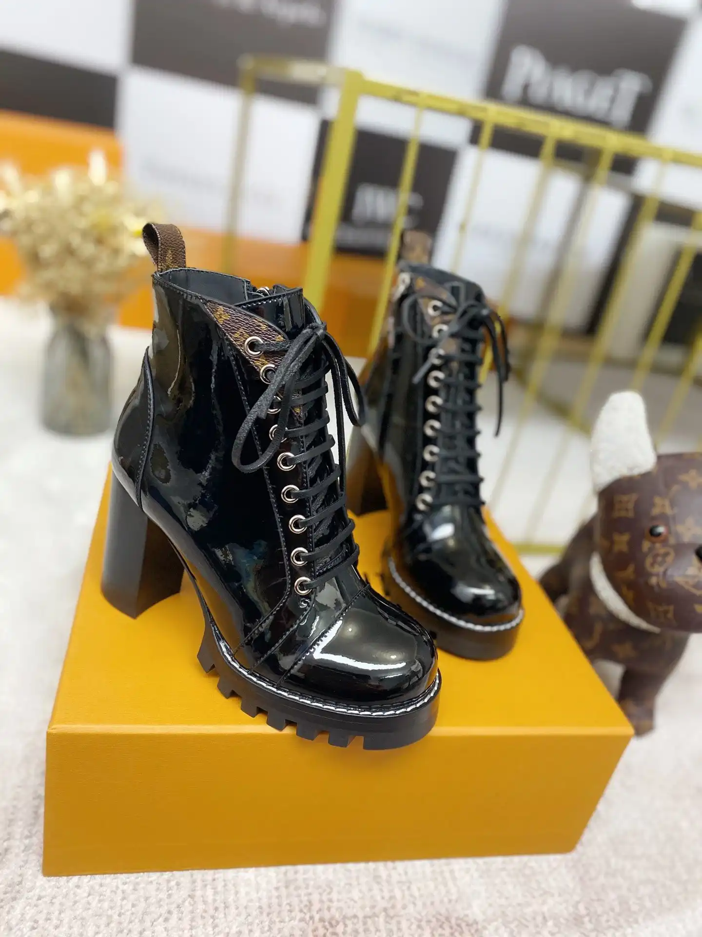 LOUIS VUITTON STAR TRAIL ANKLE BOOT 0201