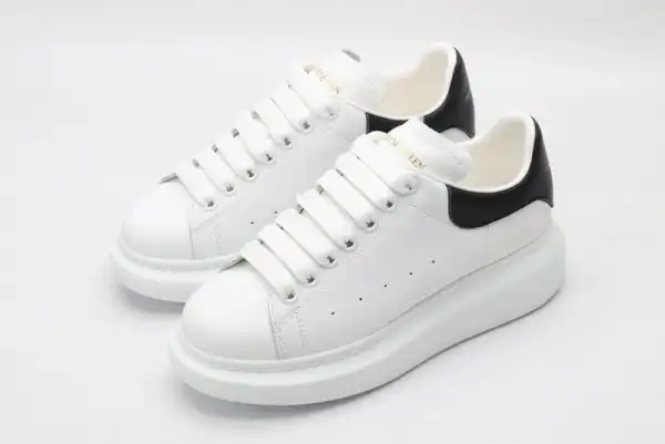 OldCobbler Bags ALEXANDER MCQUEEN Oversized Sneaker 0203