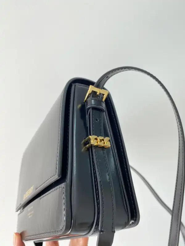 OldCobbler Bags BURBERRY Small Leather Grace Bag 0204