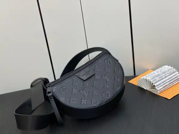 OldCobbler Bags LOUIS VUITTON Moon Crossbody 0205