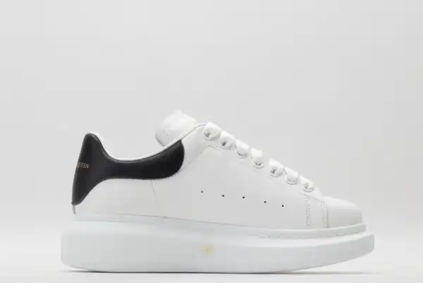 OldCobbler Bags ALEXANDER MCQUEEN Oversized Sneaker 0203