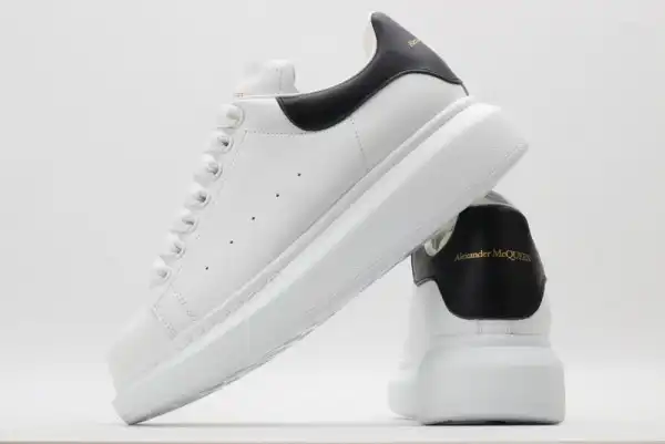 OldCobbler Bags ALEXANDER MCQUEEN Oversized Sneaker 0203