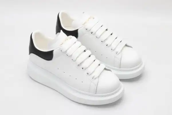 OldCobbler Bags ALEXANDER MCQUEEN Oversized Sneaker 0203